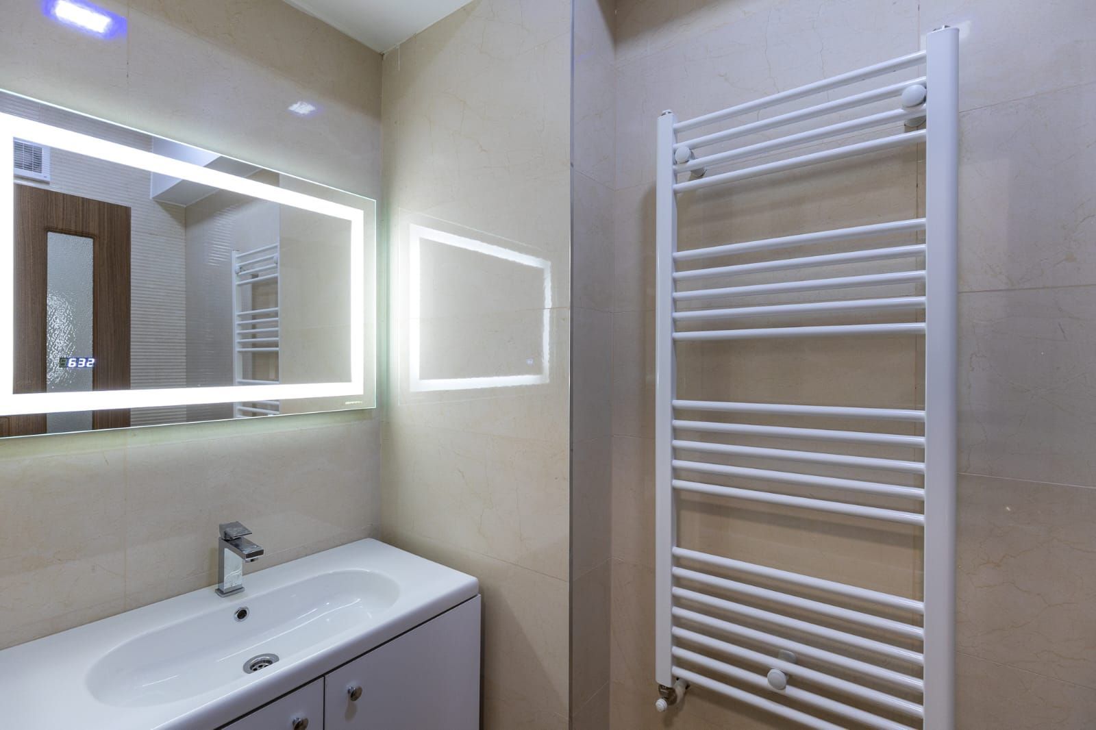 Coresi-Isaran apartament foarte spatios, 2 bai - Poză 8