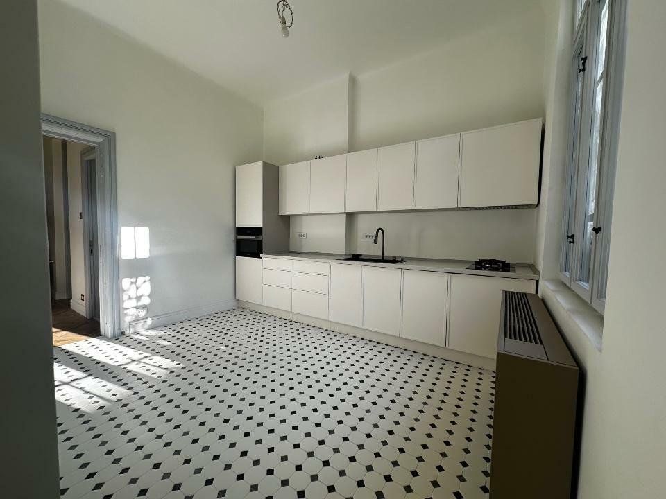 Apartament in vila  - renovat lux , 4 camere - Poză 9