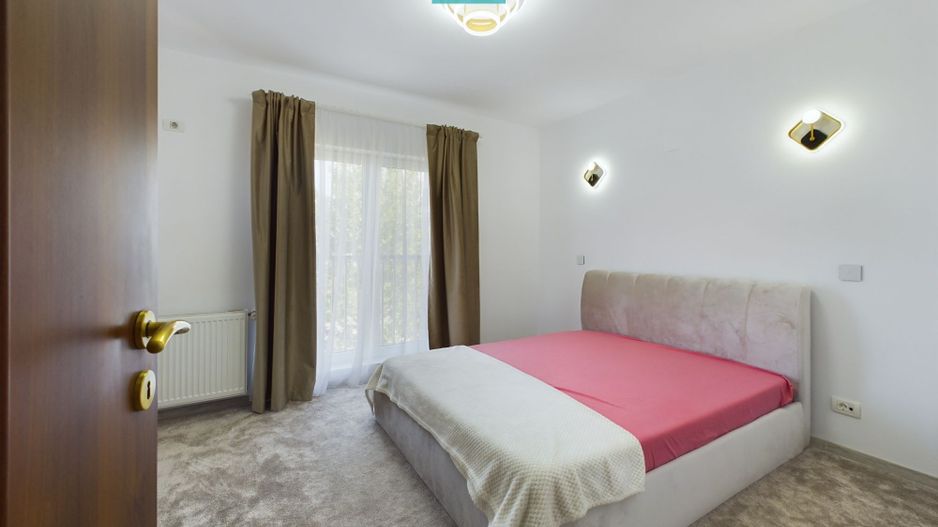 Apartament cu 3 camere în Subcetate - Poză 10