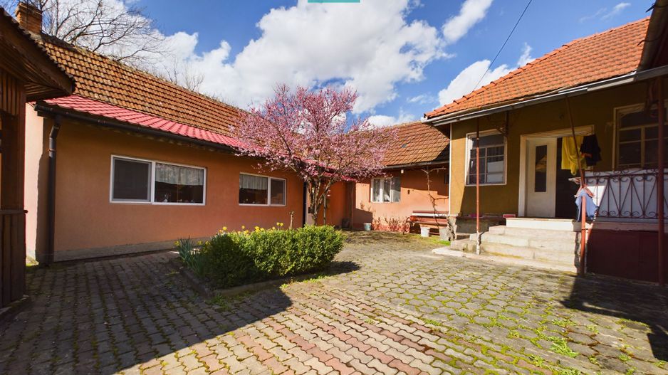 Casă formată din două corpuri în Moneasa - Poză 5