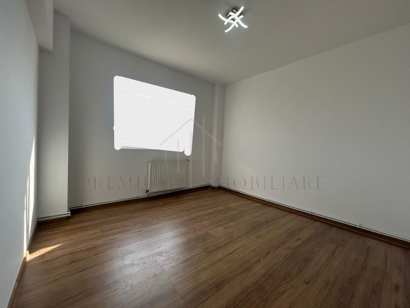 Apartament 3 camere  2 băi | renovat 2025 | parcare - Poză 5