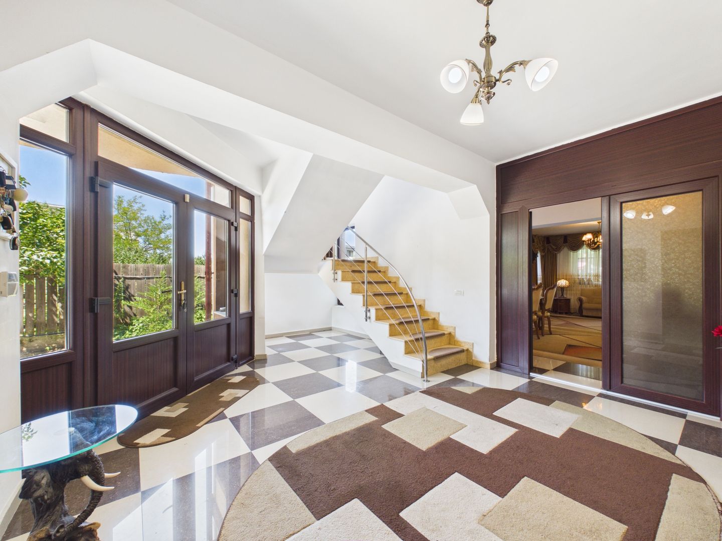 Vilă 10 camere + spațiu comercial | teren 1.300 mp | Otopeni 23 August - Poză 6