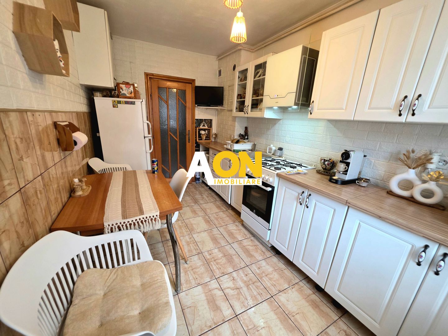 Apartament 2 Camere, Decomandat, Etaj 2, Complet Mobilat si Utilat - Poză 2