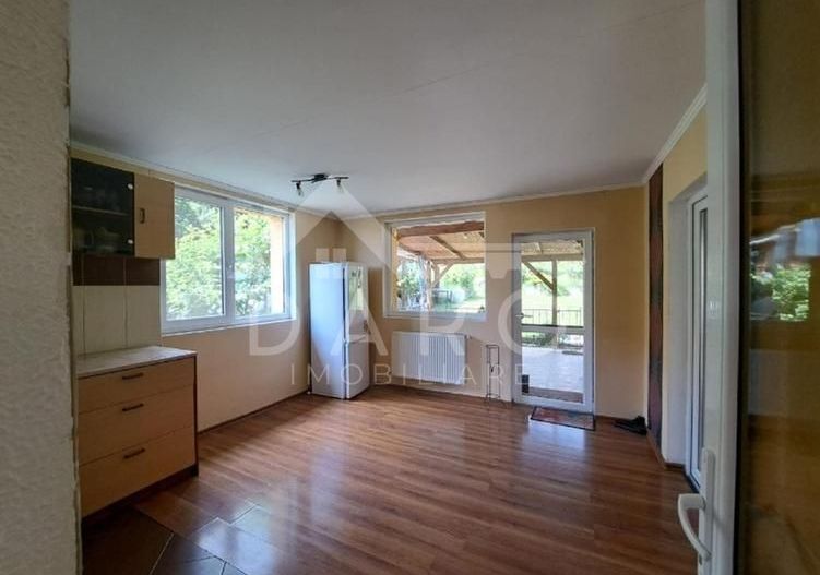 Casă de vânzare, teren 1040 mp - Poză 5