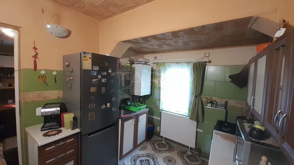 Vanzare apartament la curte comuna in zona centrala - Poză 6