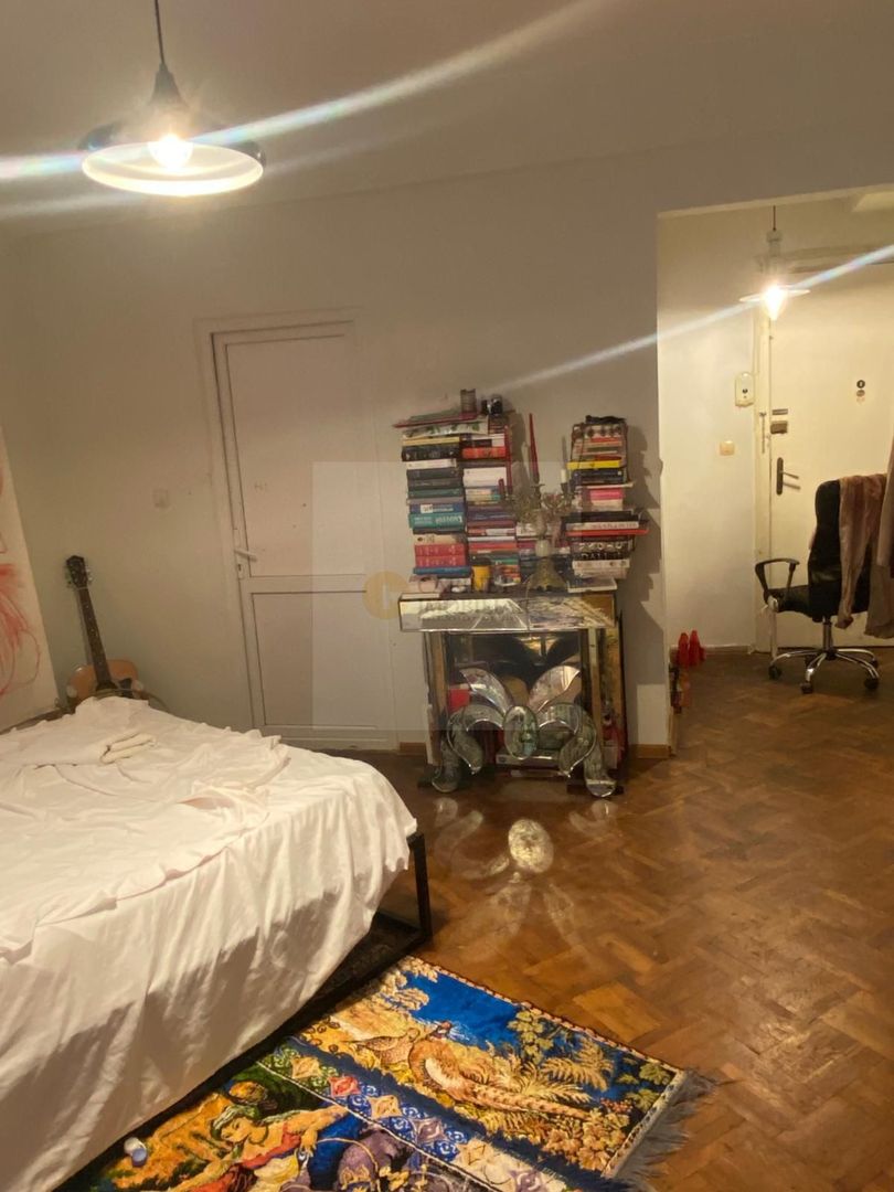 Garsoniera  | Vedere catre bulevard  |  Kogalniceanu - Cismigiu - Poză 2