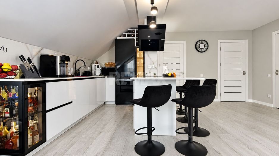 CASĂ TIP DUPLEX ÎN SÎNGERA | 220 m² | 4 DORMITOARE | 6 ARI - Poză 9