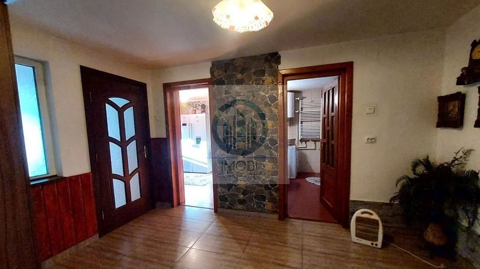 Vila Impresionanta în Deva–Construcție Solida 3 garaje inclus elevator - Poză 4