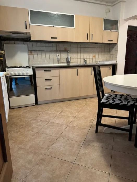 AP 3 CAMERE LUJERULUI, MOBILAT MODERN, METROU 1 MIN, BUCATARIE INCHISA - Poză 6