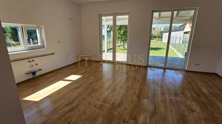 1/2 duplex spatios , spatiu verde generos, locuri de parcare-Mosnita - Poză 19