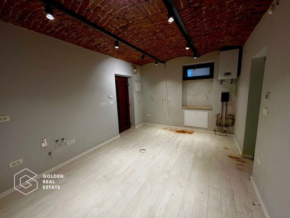 Oportunitate!Spatiu comercial 3 camere+apartament 2 camere la etaj,zona centrala - Poză 8