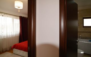 Casă spațioasă de vânzare în Gheorgheni – vedere spre parc - Poză 10