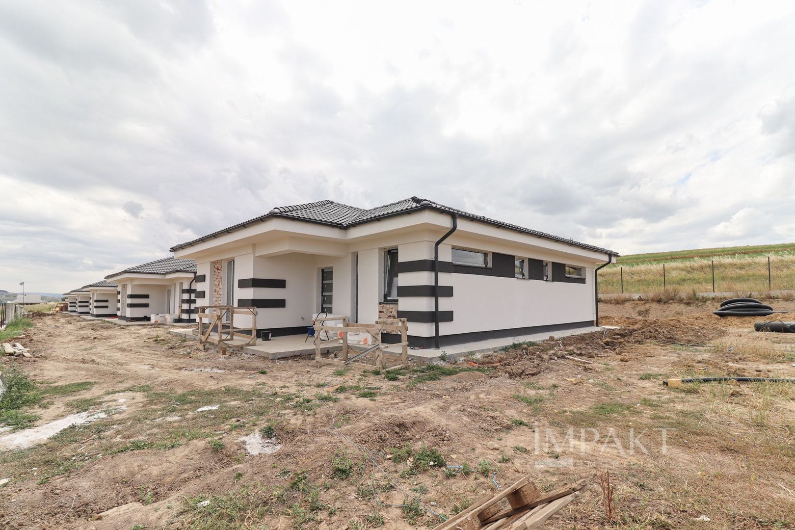 Casa individuala cu design mediteranean,  situata la periferia Cluj-Napoca, în Corusu! - Poză 1