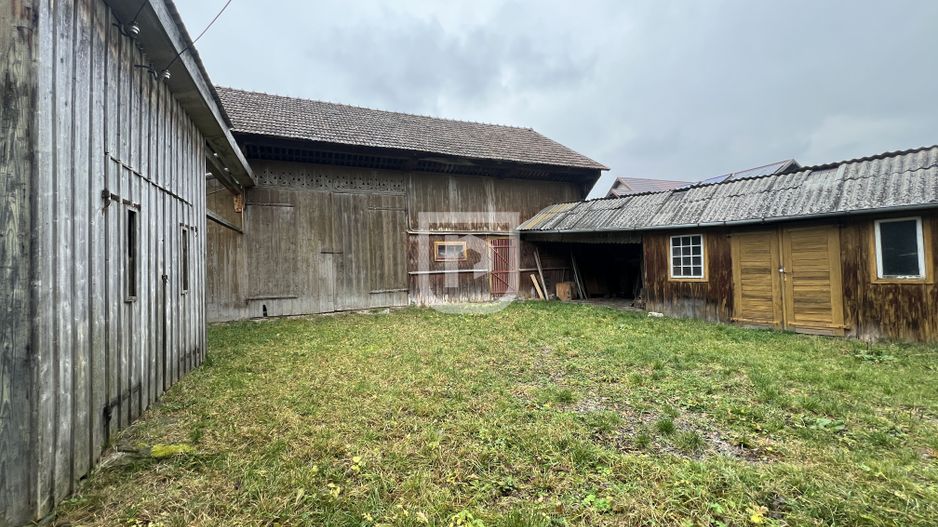 De vanzare casa, atelier fierarie, 4 anexe - 2507 mp in Manastirea Humorului - Poză 12