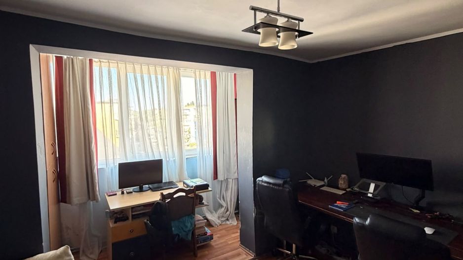 Apartament spațios cu 4 camere – Marghita, zona centrală - Poză 7