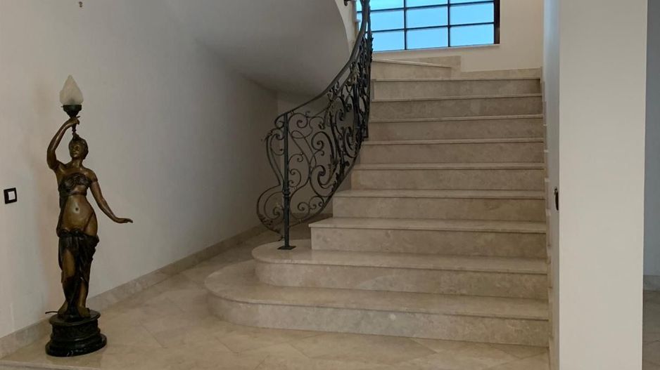 Vilă Individuala spațioasă | Locație premium - Poză 11