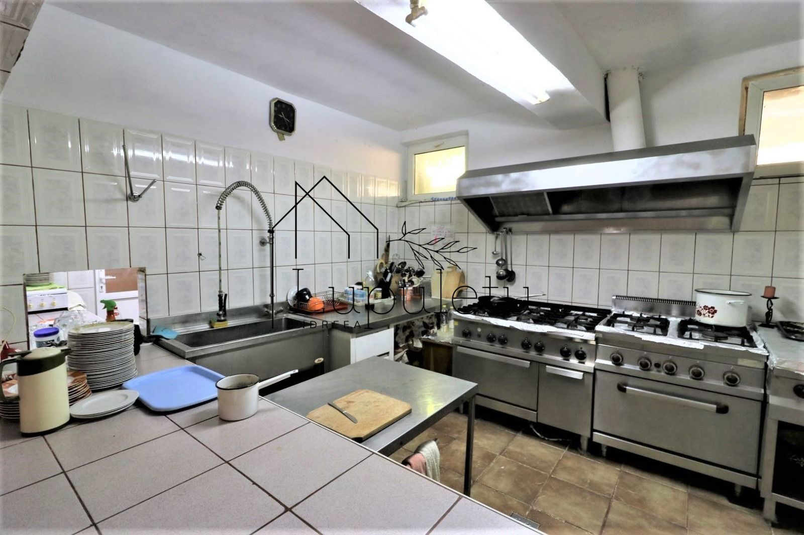 Pensiune de vânzare | 400 MPU | 10 Camere | Rasinari - Curmatura - Poză 36