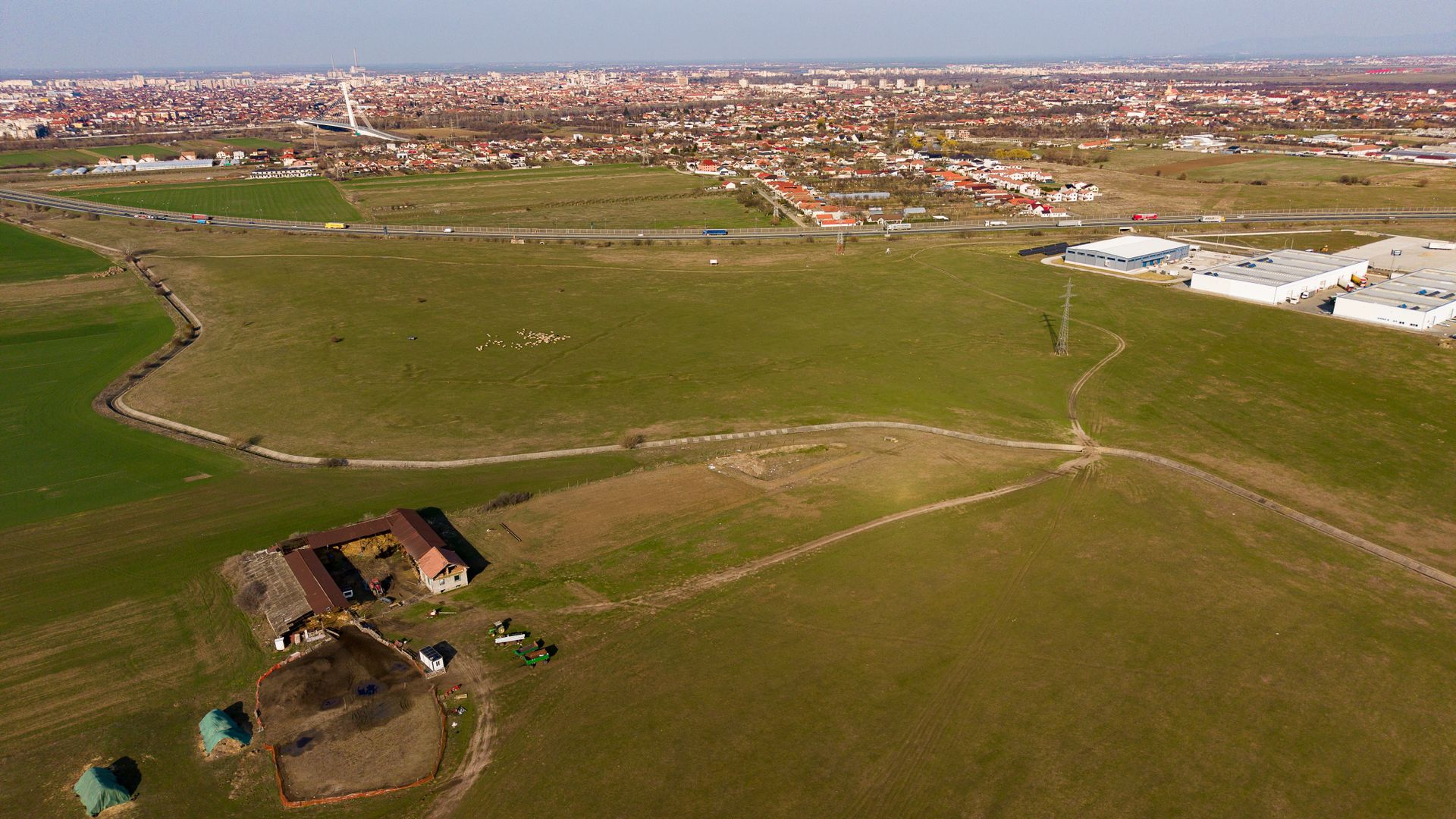 Teren de 107,000mp în zona industrială Zădareni - Poză 5