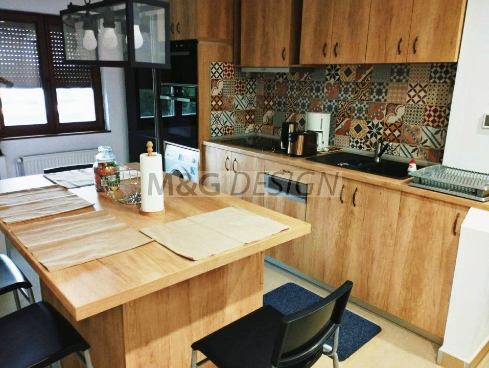 3 camere aproape de centru  renovat centrala proprie - Poză 1