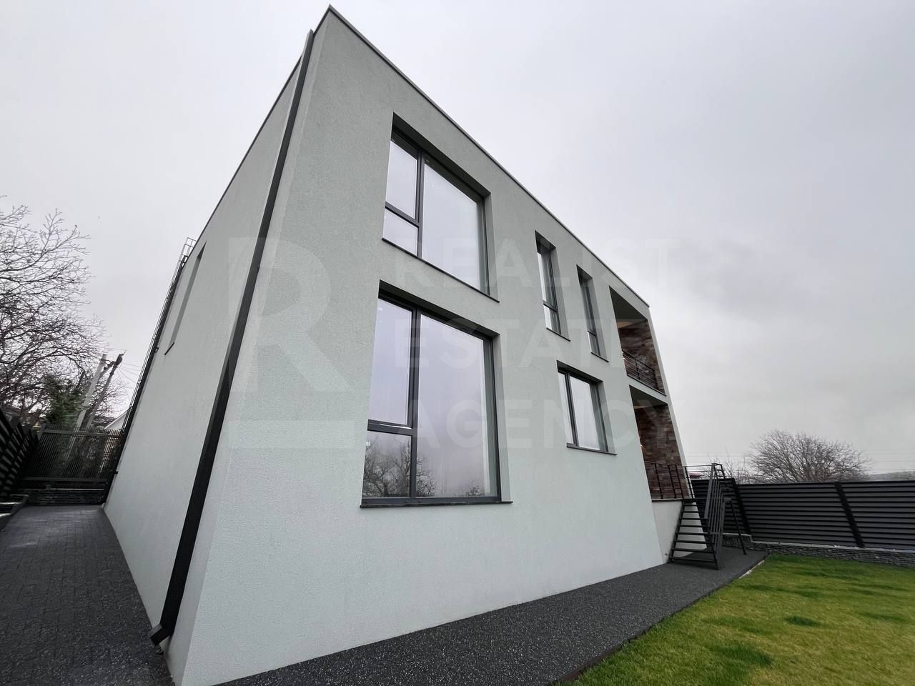 Vânzare, Hi-Tech, 2 nivele, 3 camere, strada Fântânița, Tohatin - Poză 5