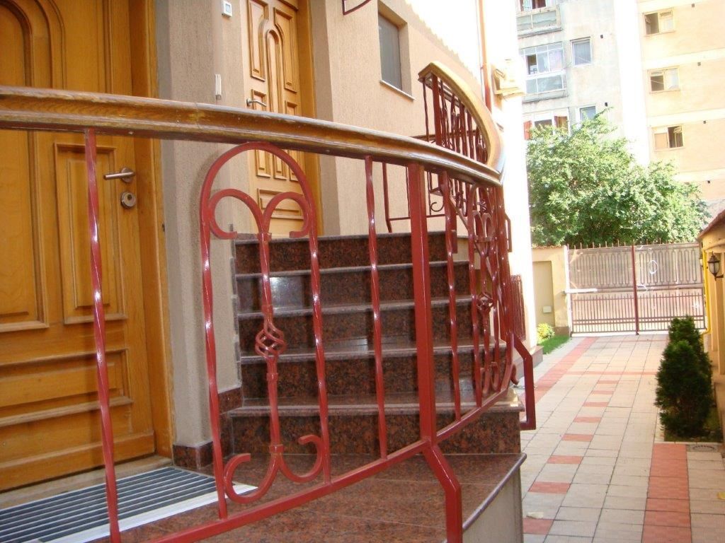 Vila 10 camere zona Iancului || Resedinta || sau birouri La cerere || D+1+M - Poză 3