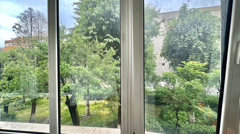 Apartament 3 camere spatios de vanzare în zona - Tractorul - Poză 13
