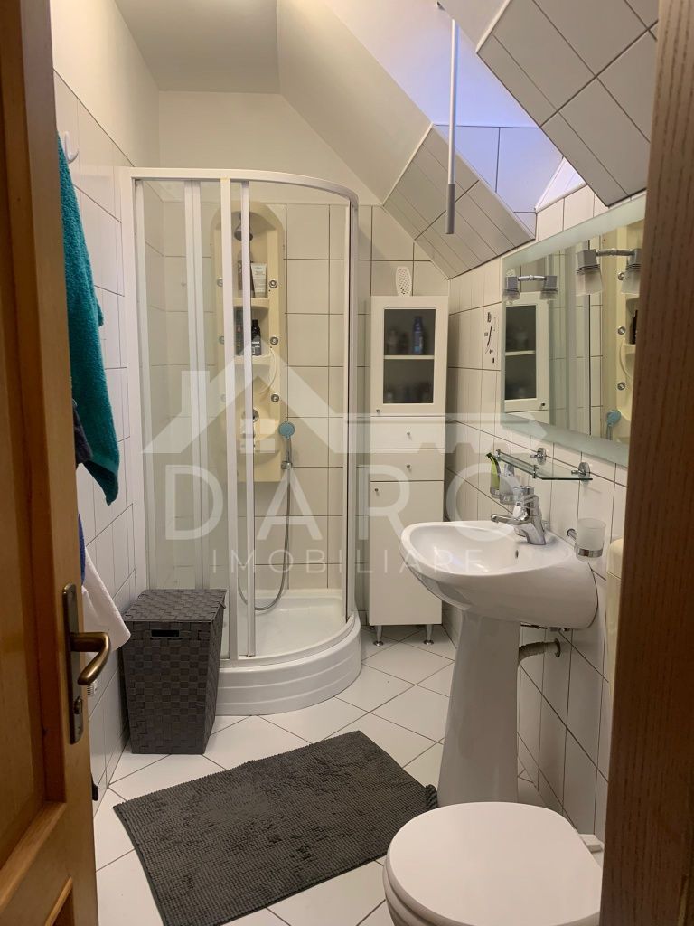 Se inchiriaza casa 3 dormitoare, living, dining, garaj Str Muntenia - Poză 3