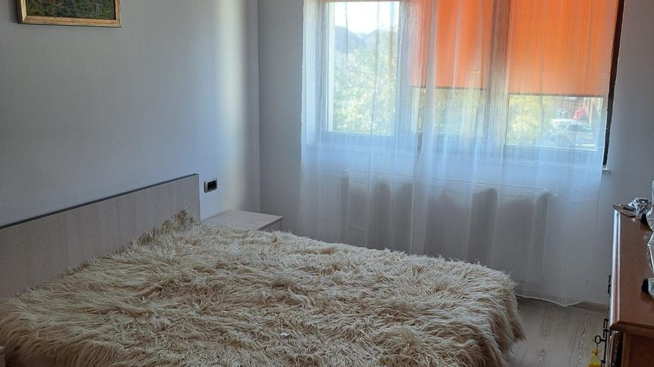 De inchiriat apartament 2 camere Isaran, Tractoru, Coresi - Poză 4