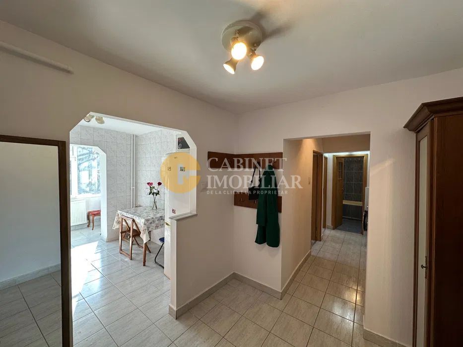 Chirie - 3 camere -  Centru - Poză 1