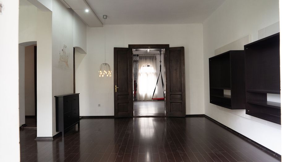 De vanzare Cladire bloc Istoric Central Arad D+P+E+M curte proprie - Poză 6