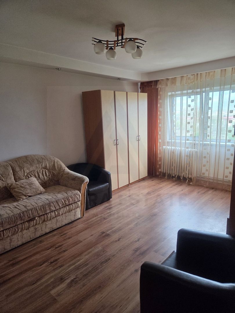 Apartament 2 camere balcon inchis cu pivnita si boxa in Vasile Aaron - Poză 1