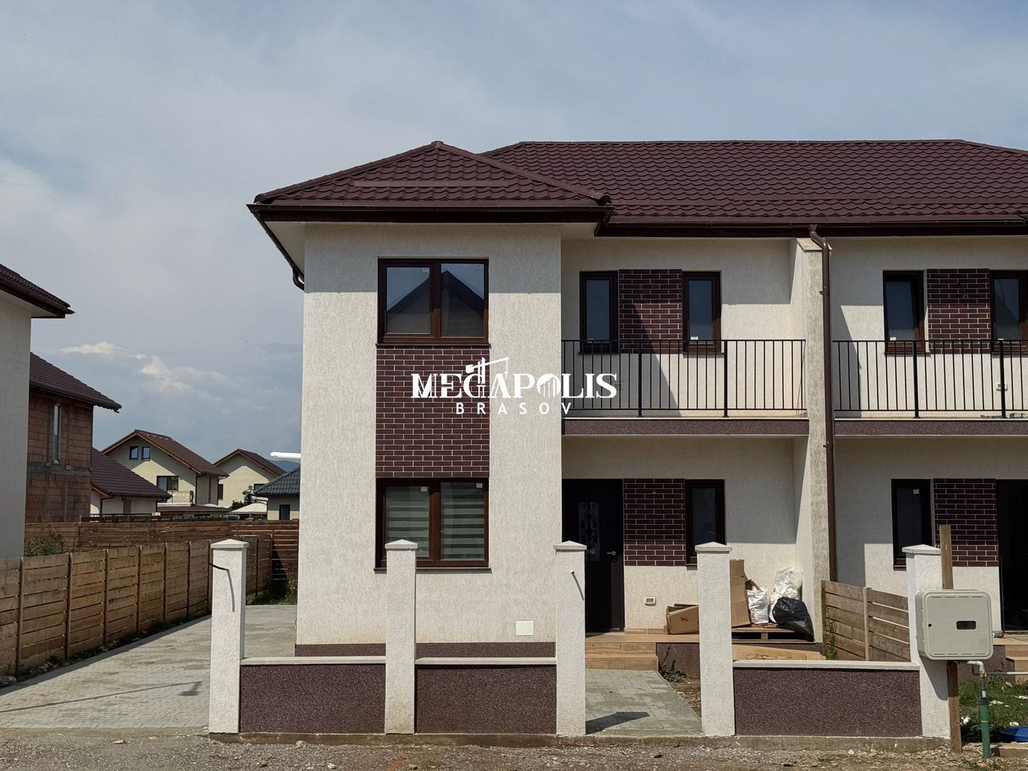 BRASOV  Casa Tip Duplex  în Cartierul izvor / Intabulata - Poză 1