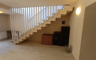 CASA SPATIOASA CU 4 CAMERE CARTIER GRADISTE - Poză 18