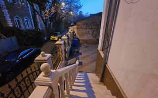 Casă Impresionantă de Vânzare Vitan ideal pentru Locuință sau Business - Poză 14