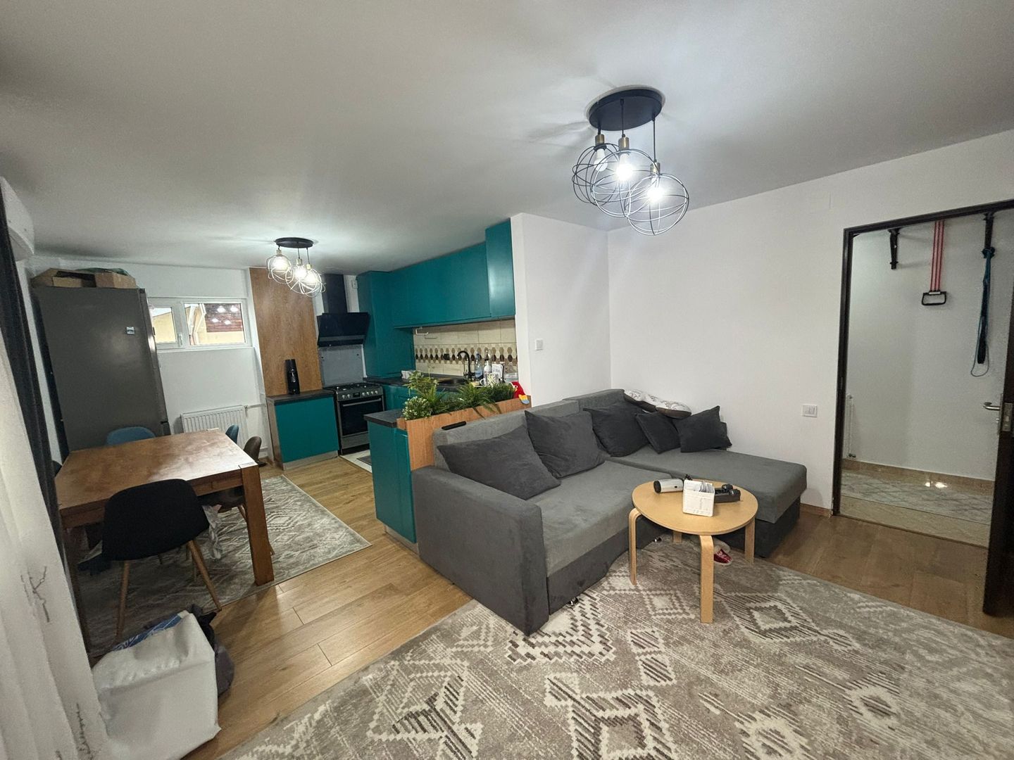 AP. 3 CAMERE 1 MAI, MOBILAT, CENTRALA, METROU 5 MIN, COMISION 0% - Poză 2