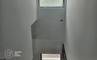 Vila cu 5 camere, 4 bai, Otopeni-centru, COMISION 0, renovata complet - Poză 8