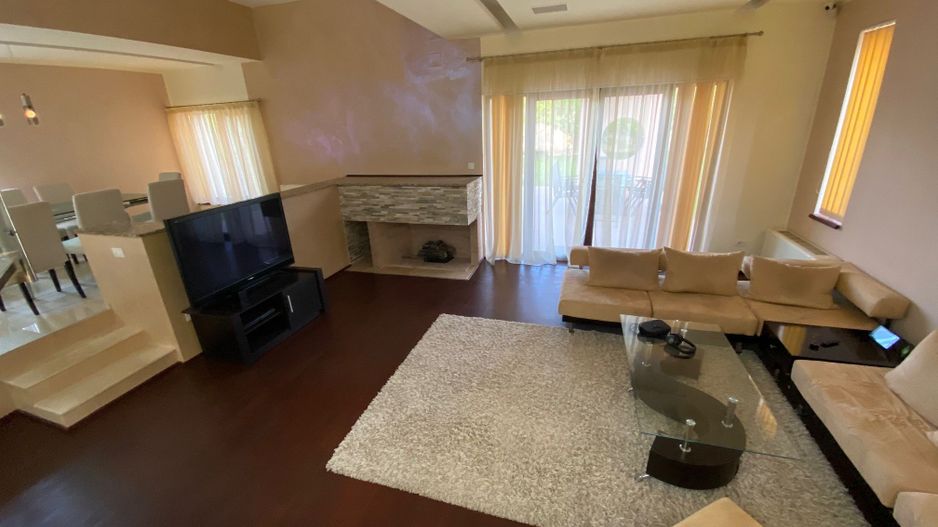 VILA CU 5 CAMERE zona Mircea Cel Batran - Poză 8