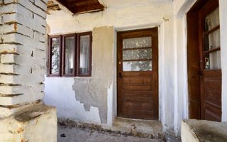 Casa cu teren de 1.200 mp si livada–Badesti, comuna Pietrosani, Arges - Poză 7
