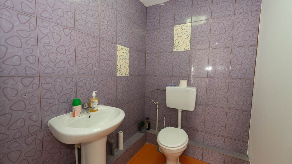Spatiu comercial de 122mp în zona Grivita - Poză 8