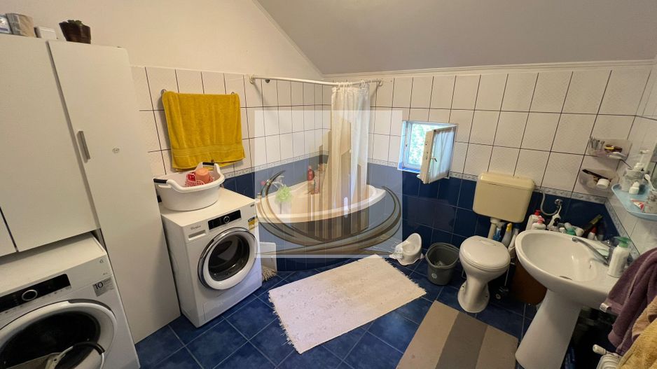 Casă spațioasă cu 2 apartamente, acces din 2 străzi – zona Lipovei - Poză 13