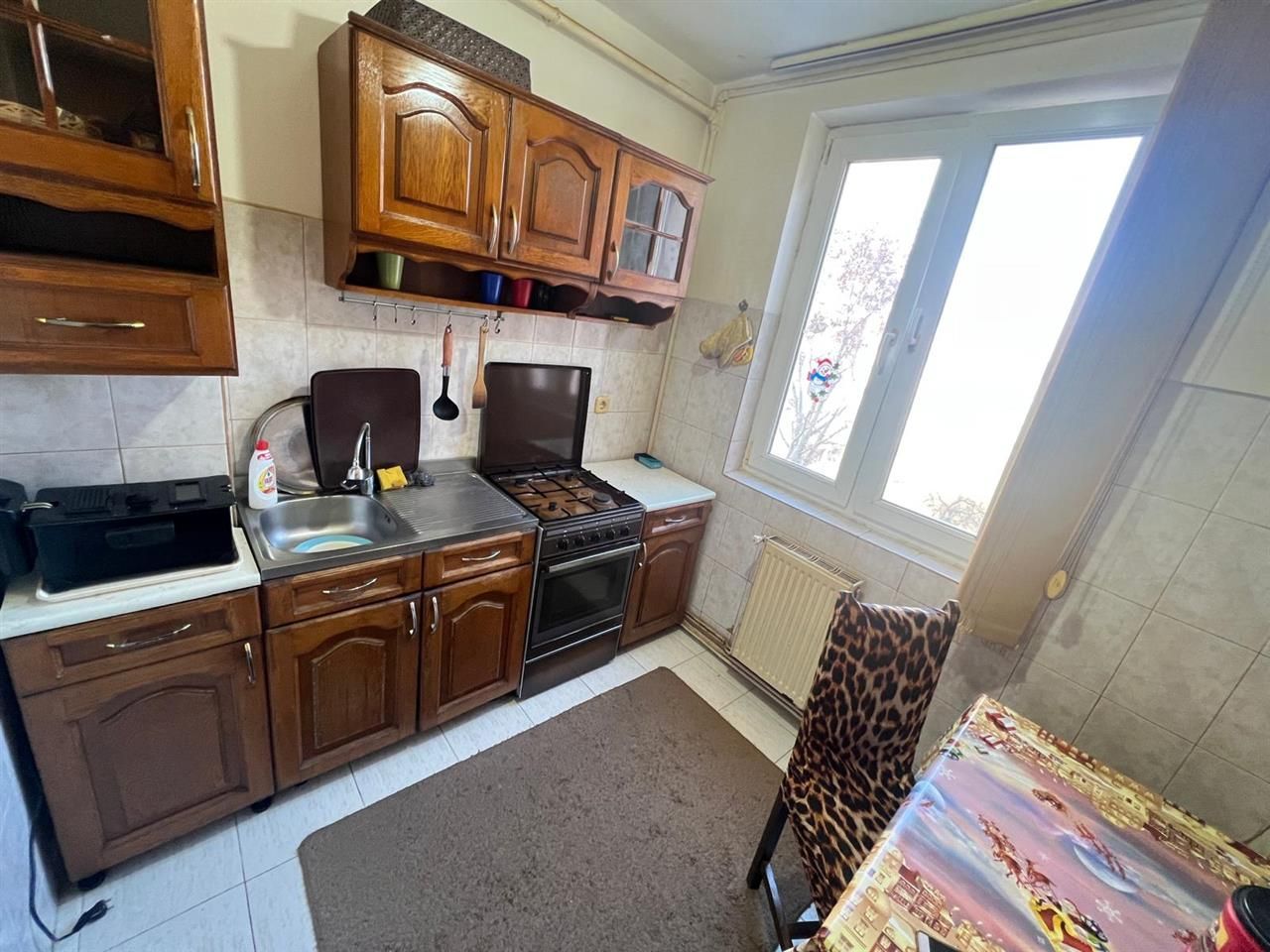 3 camere decomandat etaj 4/10 Dambovita centrala proprie - Poză 1