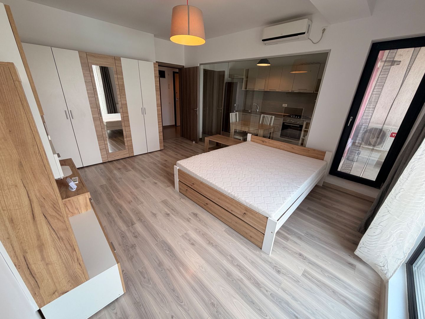 Garsoniera Studio 40mp 7/11  Vizavi Metrou Poenaru Vedere Libera 2016 - Poză 1
