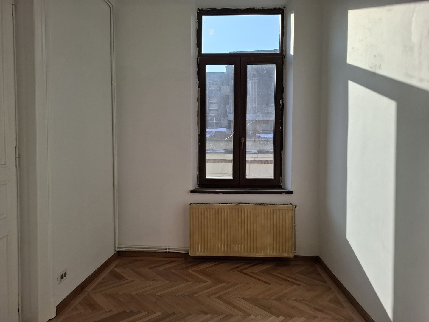 URGENT!, et. 1/P+2+M in vila arhitectonica, liber, NEGOCIABIL - Poză 7