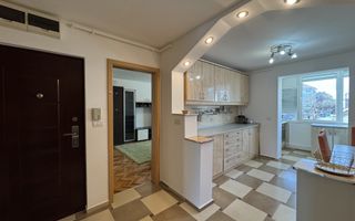 Apartament renovat 2025 | Vox & Iulius la 5 min | Complet utilat | Comision 0 - Poză 2