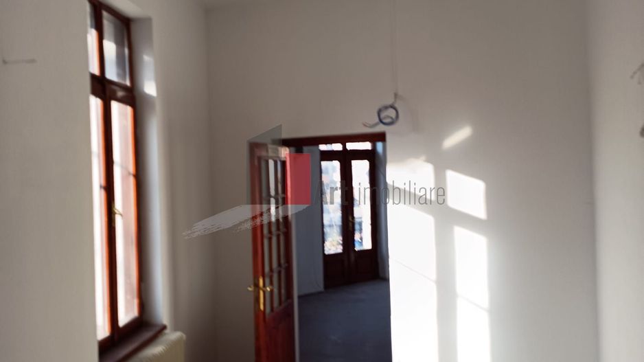 Vila  de inchiriat recent renovata - Poză 14