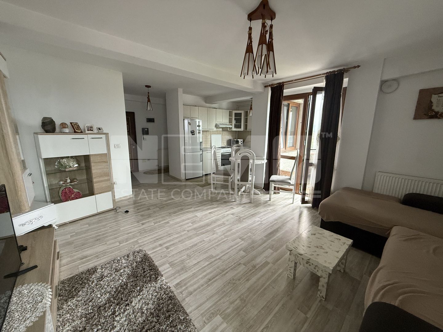 Apartament 2 camere | Radauti | Etaj 4 | Lift | 350 EURO - Poză 1