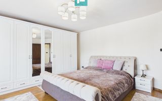 Vilă cu 7 camere de vânzare în zona Central - Poză 43