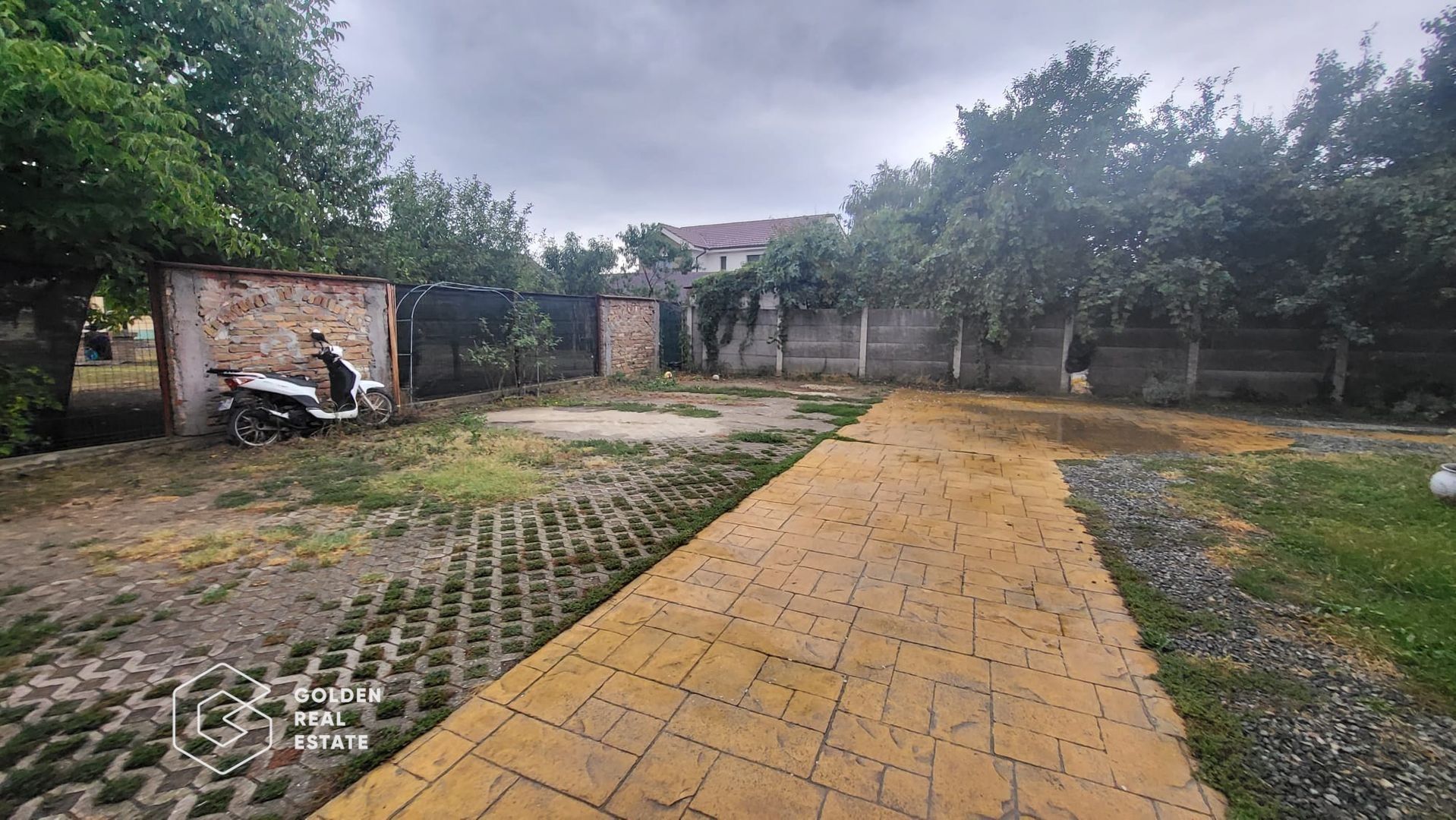 Apartament  cu spatiu de joaca si curte in Giroc - Poză 12