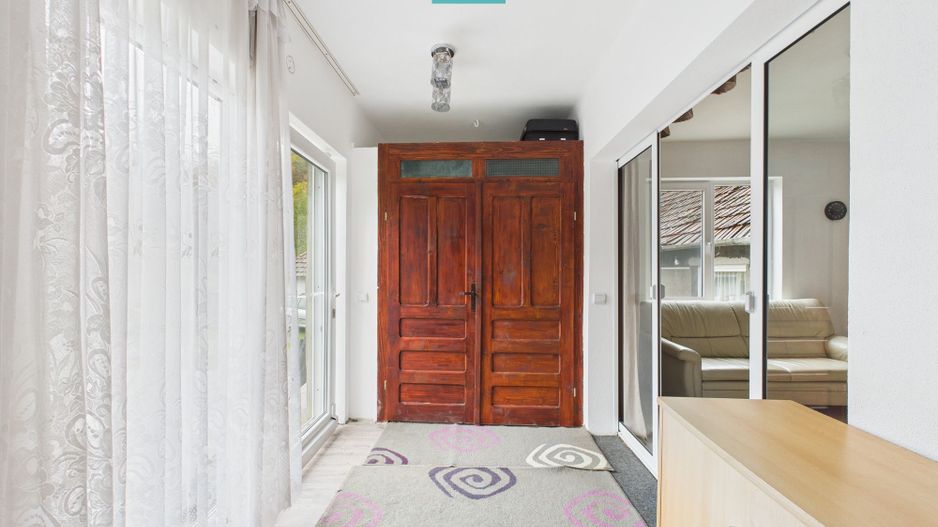 Casă renovată în localitatea Lazuri, Arad - Poză 3