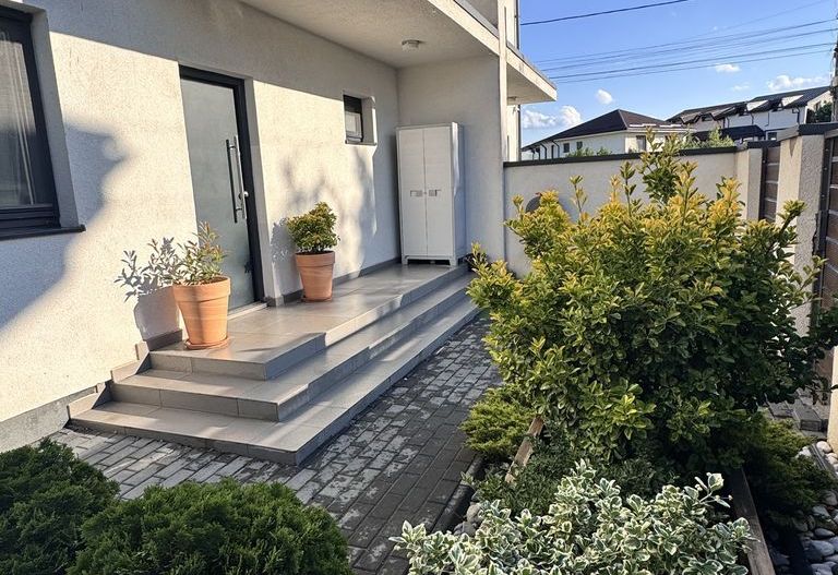 Casa tip duplex P+1+M - Poză 1